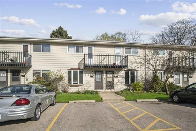 46 Lakewood Garden Ln in Madison, WI - Building Photo