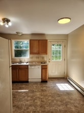 1 Tourmaline Dr in Lewiston, ME - Building Photo - Building Photo