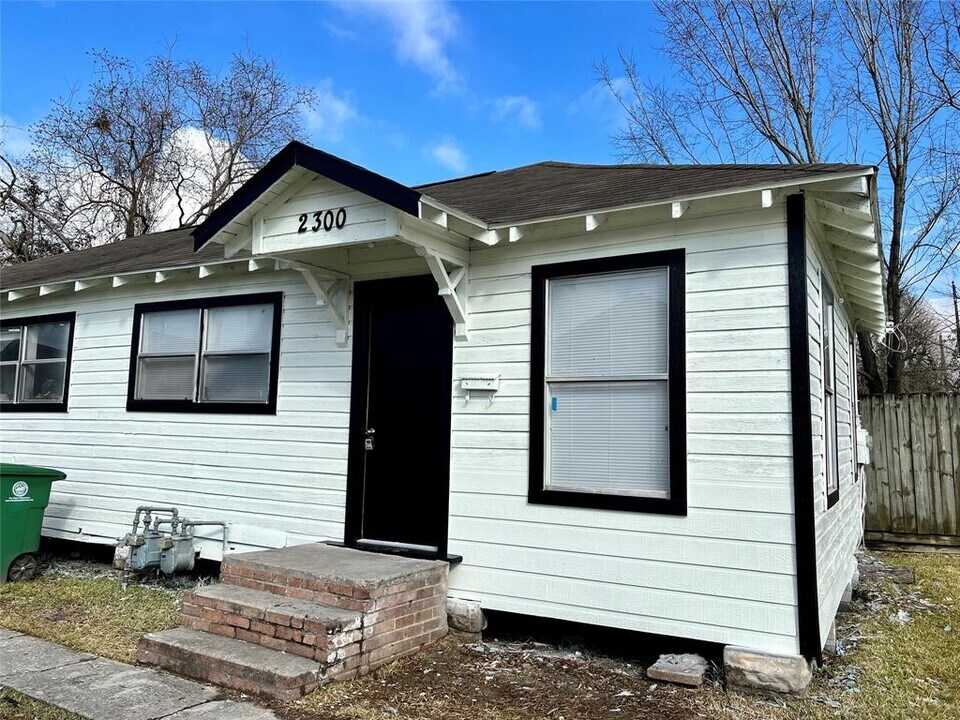 2300 Hutton St Photo