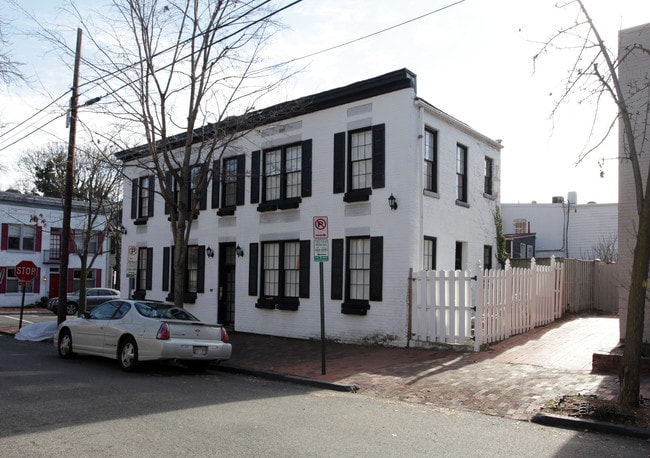 2800-2802 Olive St NW in Washington, DC - Building Photo - Building Photo