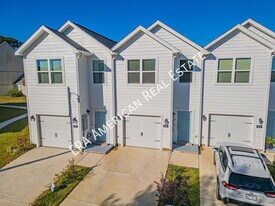 2893 Leah's Ln in Navarre, FL - Building Photo