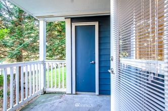 300 N 130th St in Seattle, WA - Building Photo - Building Photo