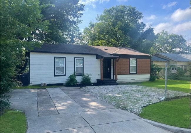 2301 Garrison Ave in Fort Worth, TX - Building Photo - Building Photo