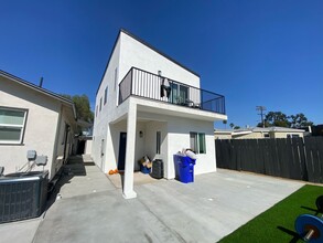 5005-5007 La Dorna St in San Diego, CA - Building Photo - Building Photo