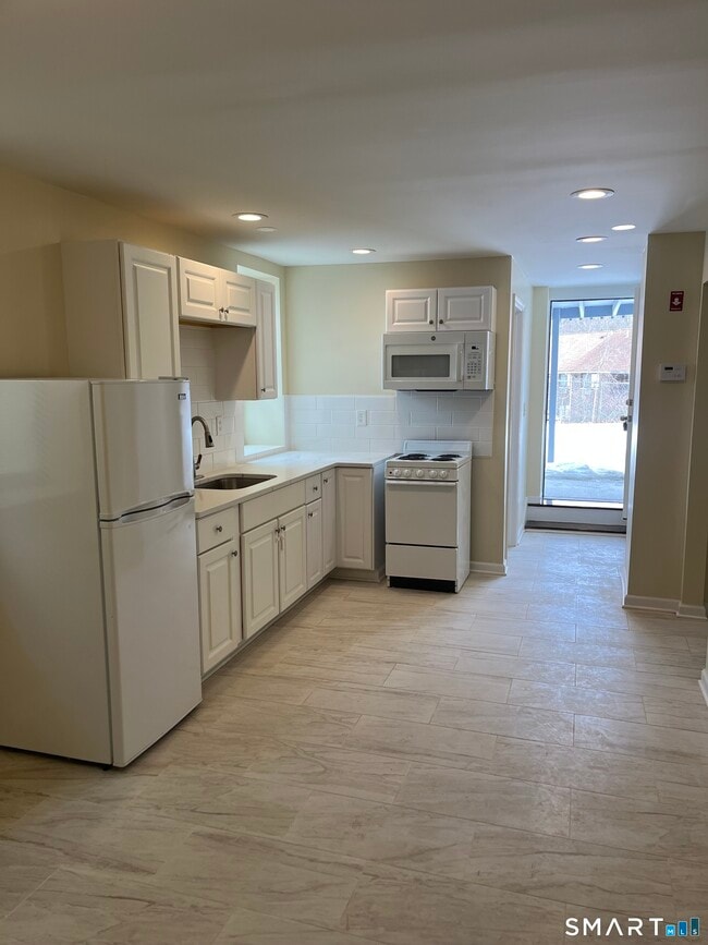 49 New St in Seymour, CT - Building Photo - Building Photo