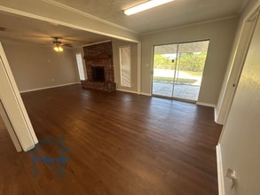 1025 Crestview Dr S in Atlanta, TX - Building Photo - Building Photo