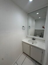 200 SE 15th Rd in Miami, FL - Building Photo - Building Photo