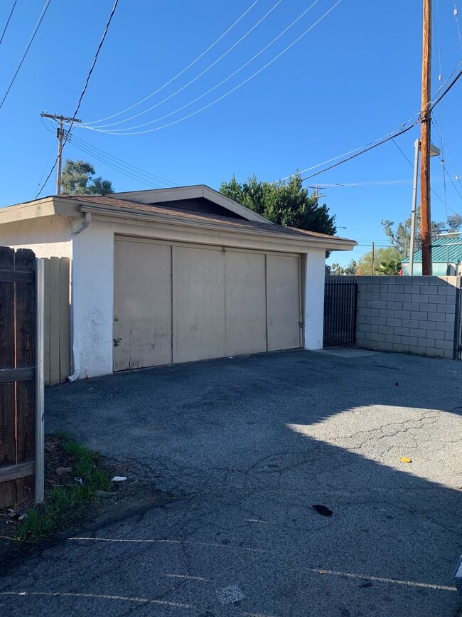 918-920 Calhoun Pl in Hemet, CA - Building Photo - Building Photo