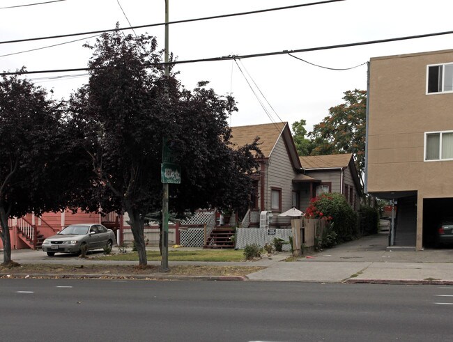 465 S 10th St in San Jose, CA - Foto de edificio - Building Photo