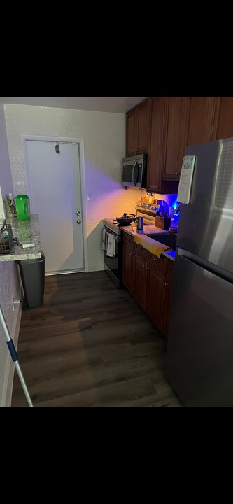 1011 NW 3rd Ave in Hallandale Beach, FL - Building Photo