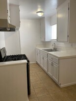 216 W Verdugo Ave, Unit E in Burbank, CA - Building Photo