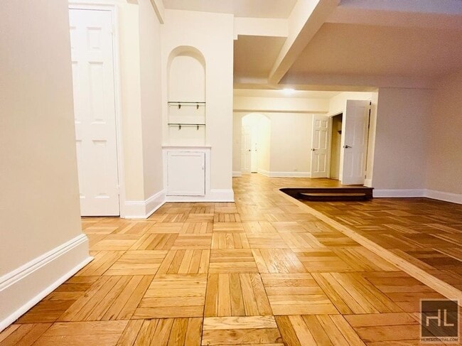 EAST 56 STREET in New York, NY - Building Photo - Building Photo