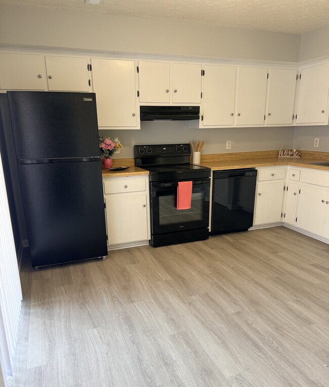 property at 16 Duiguid Dr