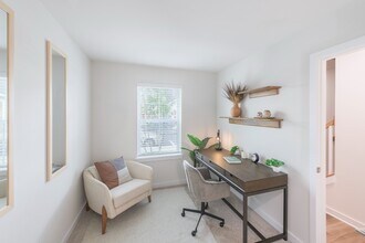 The Retreat at Brandywine Crossing in Brandywine, MD - Foto de edificio - Building Photo