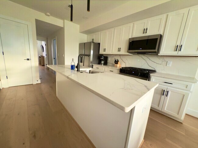 808 12th St NE, Unit #2 in Washington, DC - Building Photo - Building Photo