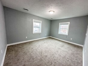 921 4th St NW in Grand Rapids, MI - Foto de edificio - Building Photo