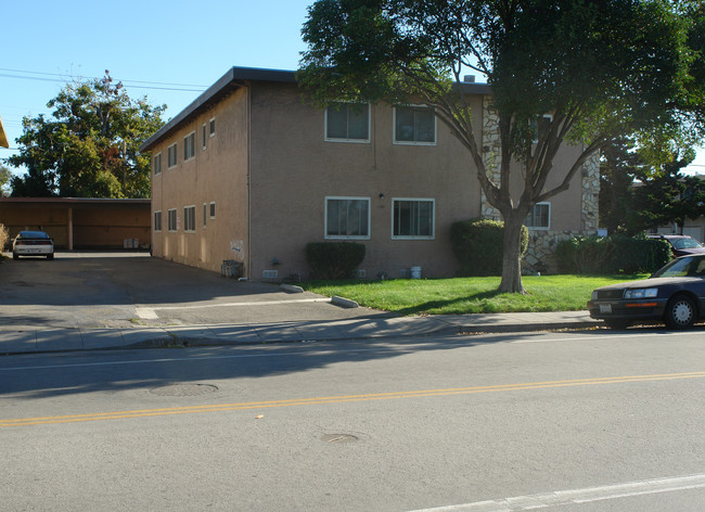 1096 Clyde Ave in Santa Clara, CA - Building Photo - Building Photo