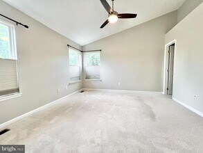 6400 Warren Point Ct in Alexandria, VA - Building Photo - Building Photo