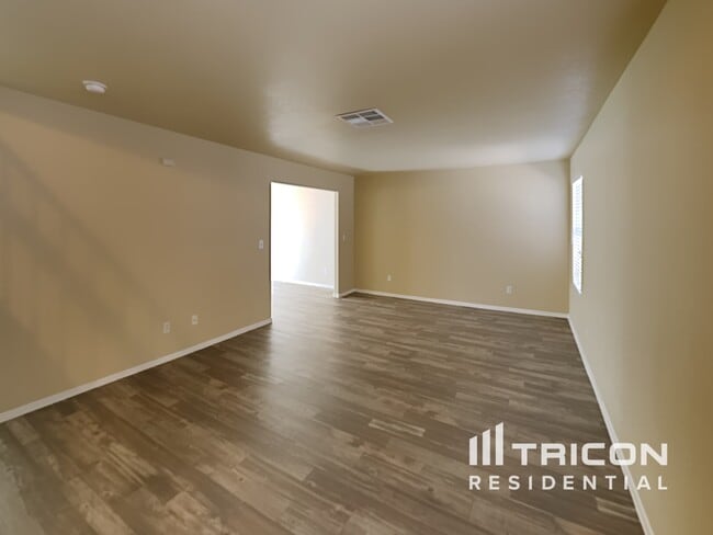 5268 Marauder Ct in Las Vegas, NV - Building Photo - Building Photo