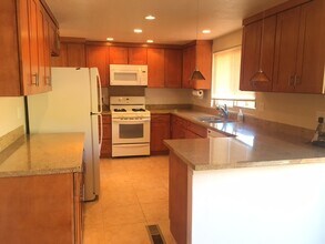 1869 Cam Estrada in Concord, CA - Building Photo - Building Photo