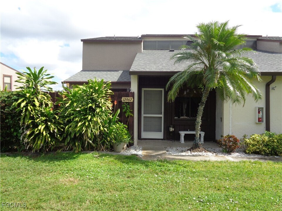 12962 Elm Creek Ct in Ft. Myers, FL - Building Photo