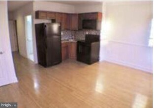 2225 Reed St in Philadelphia, PA - Building Photo - Building Photo