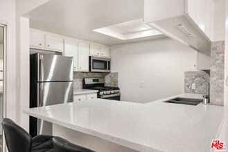 327 Chestnut Ave in Long Beach, CA - Building Photo - Building Photo