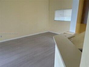 3401 NW 44th St in Lauderdale Lakes, FL - Building Photo - Building Photo