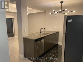 1419-1419 Costigan Rd in Milton, ON - Building Photo - Building Photo