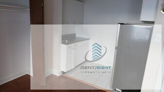 1209 W Sherwin Ave in Chicago, IL - Building Photo