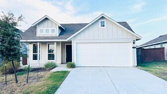 212 Rollingwood Dr in San Marcos, TX - Building Photo