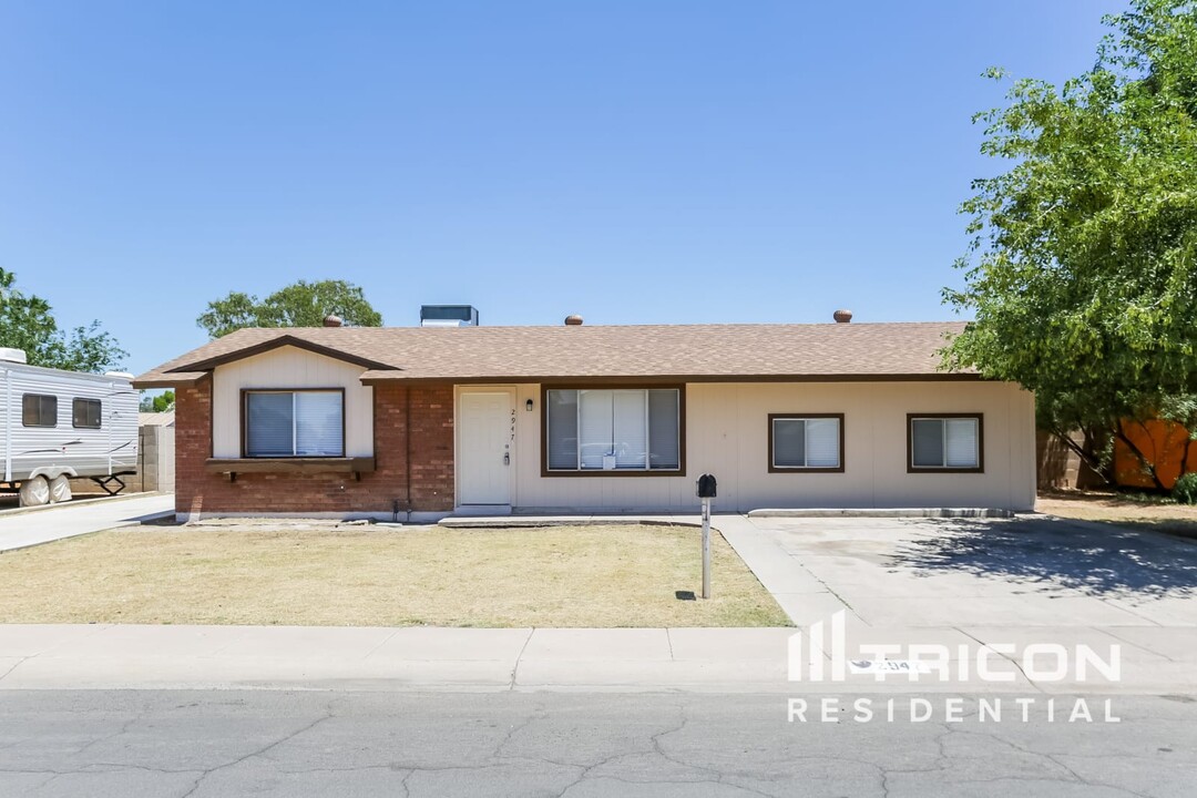 2947 N 77th Ave in Phoenix, AZ - Building Photo