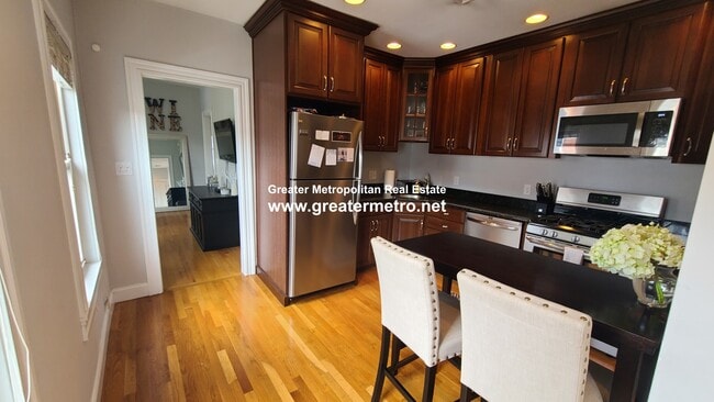 116 M St, Unit 2 in Boston, MA - Foto de edificio - Building Photo