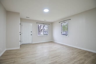 4934 Robin Dr in Omaha, NE - Building Photo - Building Photo