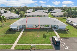 911 Savannas Point Dr in Fort Pierce, FL - Building Photo