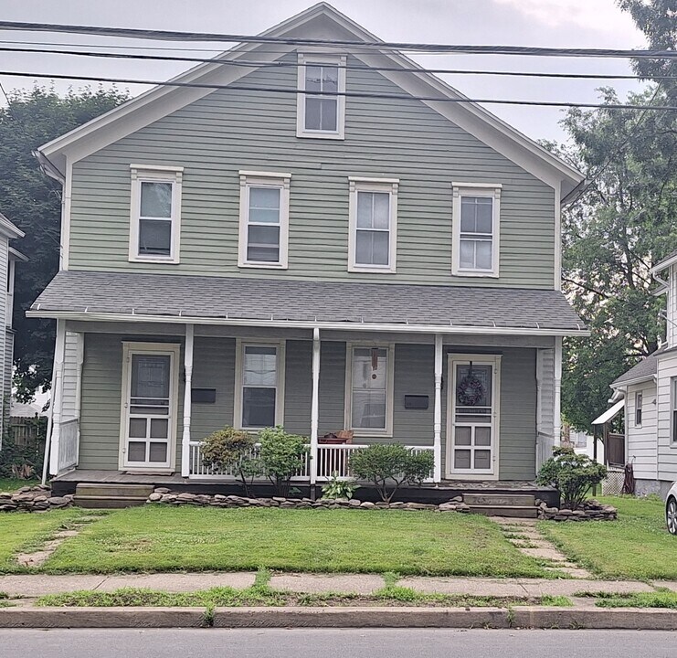 86 W Union St, Unit 86 W Union St in Kingston, PA - Building Photo