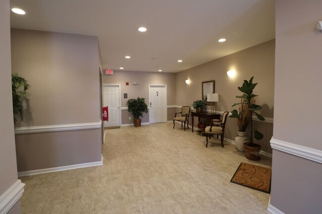 6901 Hanesbrook Cir in Clemmons, NC - Building Photo - Building Photo
