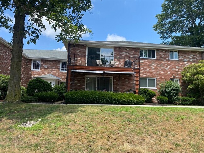 18 Fountain Ln in Weymouth, MA - Building Photo - Building Photo