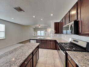 178 FallowBrook Ln in San Antonio, TX - Building Photo - Building Photo