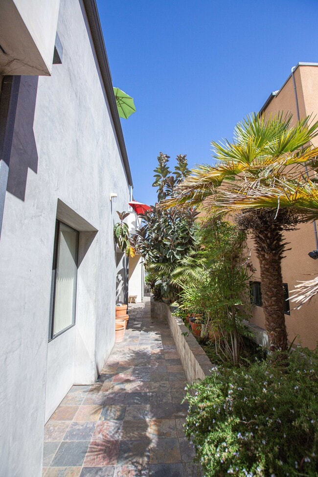 1437 16th St in Santa Monica, CA - Building Photo - Building Photo