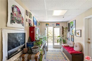 101 Dudley Ave in Los Angeles, CA - Building Photo