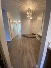 186 Grove Ave, Unit D in Des Plaines, IL - Building Photo - Building Photo