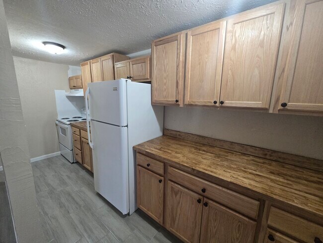 9402 Grandfield Rd in Thonotosassa, FL - Building Photo - Building Photo