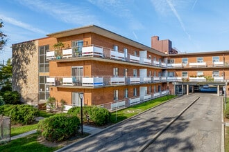 25 Nash Road N in Hamilton, ON - Building Photo - Building Photo