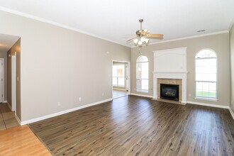 2402 Mason Dr in Hernando, MS - Foto de edificio - Building Photo