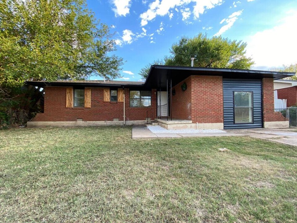 4820 NW Lindy Ave in Lawton, OK - Building Photo