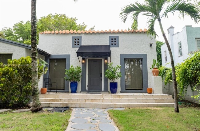 5938 NE 5th Ave in Miami, FL - Building Photo - Building Photo