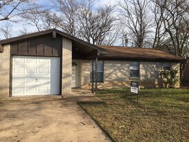 1504 S W S Young Dr in Killeen, TX - Building Photo