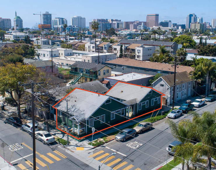 541 Cerritos Ave in Long Beach, CA - Building Photo