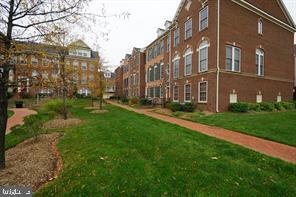 7981 Reserve Way in Vienna, VA - Building Photo - Building Photo